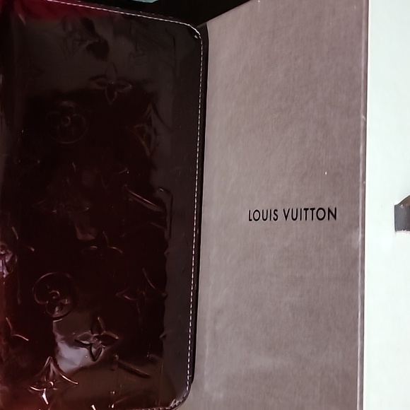 Authentic Louis Vuitton Amarante Monogram Vernis Zippy Wallet with Dust Bag/Box - Picture 2 of 8
